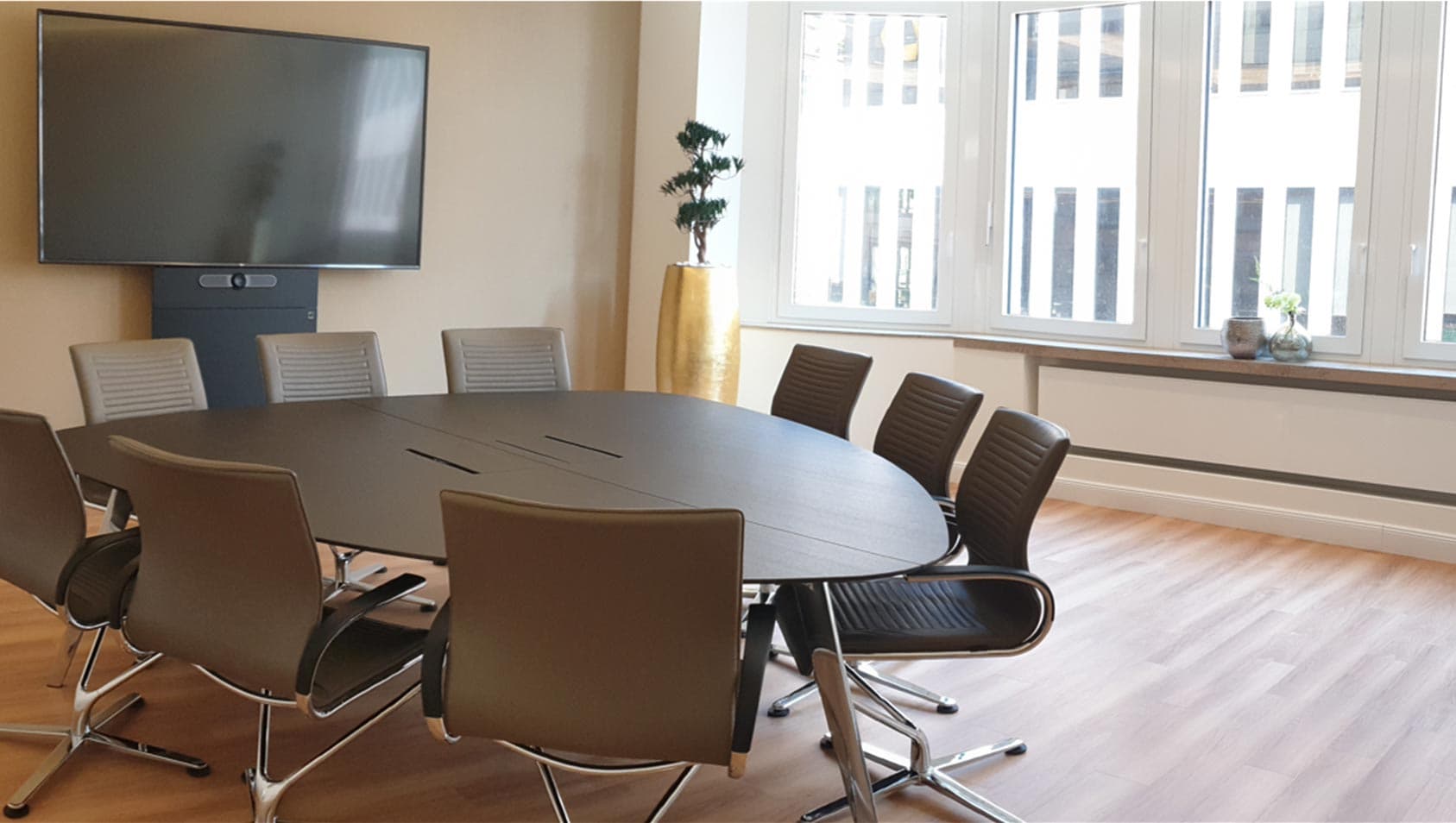 Modernes Büro in Düsseldorf, Deutschland. Sitzungszimmer von itesys.